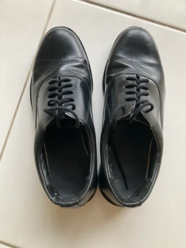 Sapato social preto- usado uma única vez 