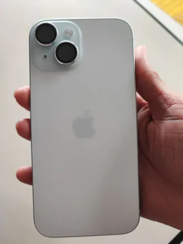 iPhone 15, 128gb, branco, ótimo estado de conservação, sem detalhe