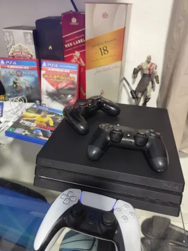 PS4 pro 4K 2t com nota fiscal