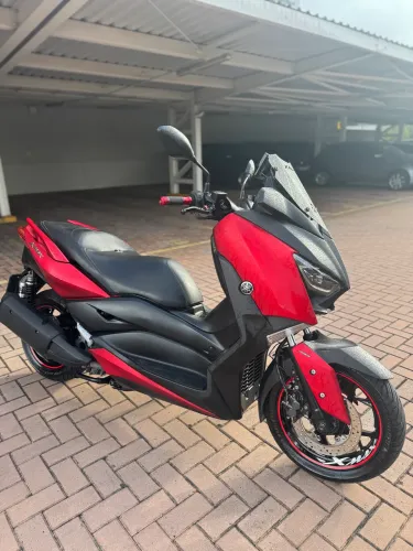 X Max 250