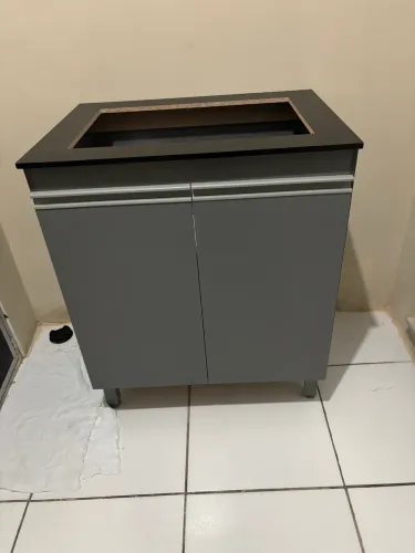 Vendo armário para cook top motivo da venda porque ficou pequeno na minha cozinha