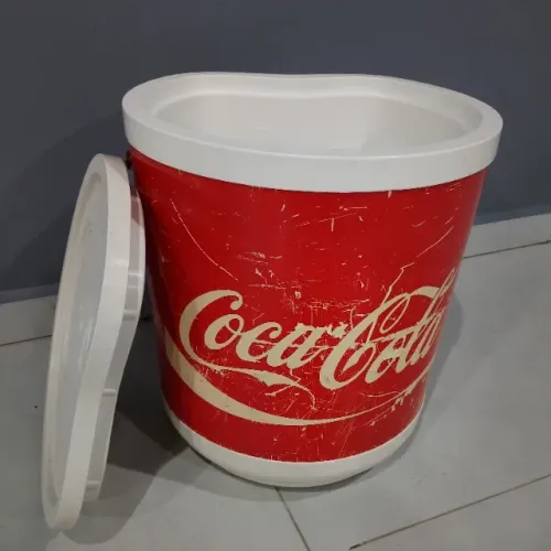 Caixa térmica da Coca Cola