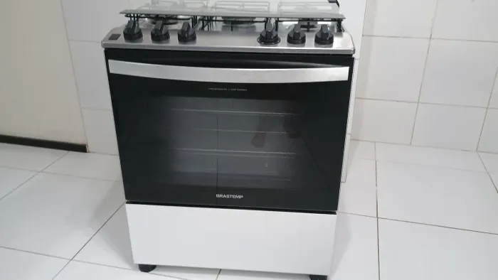 Fogão Brastemp 5 bocas.