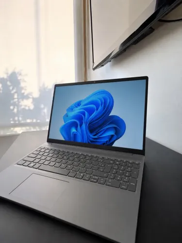 Lenovo IdeaPad Slim 3 15IRH10 | Intel Core 5 | 512GB SSD