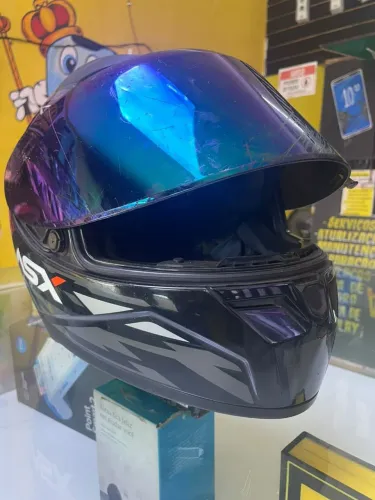 Capacete semi novo