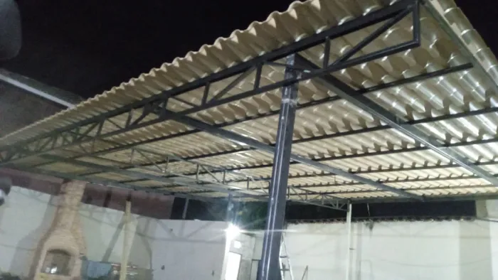 Telhado a preço promocional com qualidade e compromisso.servico de serralheria em geral!