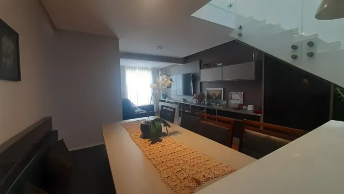 Cobertura duplex 172 m² 4 dormitórios sendo 2 suítes 2 vagas de garagem cobertas