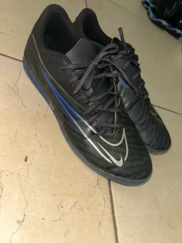 Tenis FutSal Nike Phantom GX Club