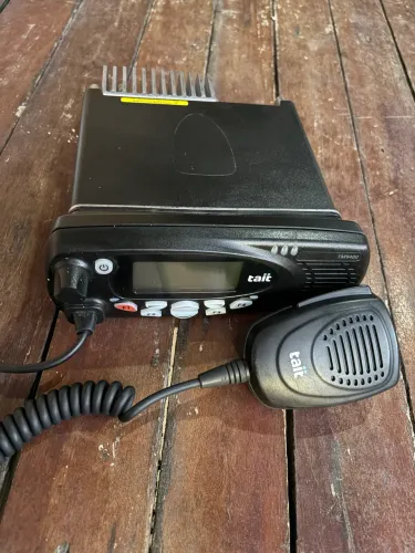 TAIT TM-9400 Rádio Móvel P25
