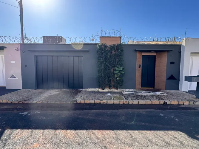 Linda casa bairro NOVO MUNDO