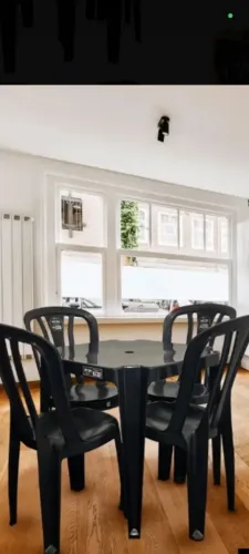 Mesa de plástico com 4 cadeiras Tramontina novinha
