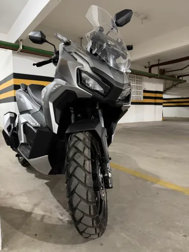 Honda ADV 160 25/25 novíssima