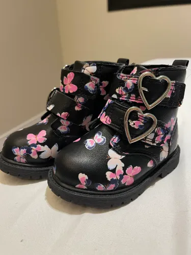 Bota infantil Carters borboleta