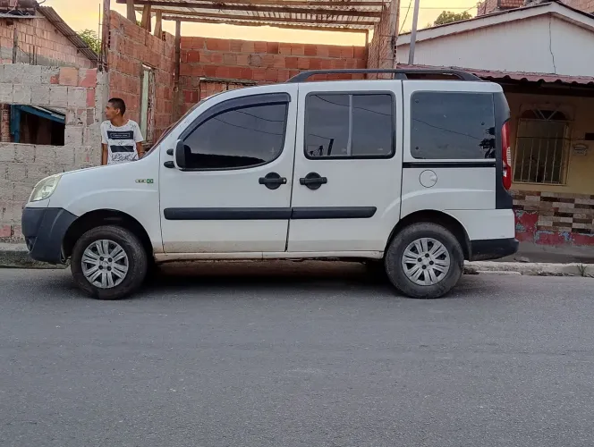 Fiat Doblo Attractive 1.4 Fire Flex 8V 5P 2013