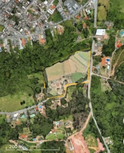 Oportunidade Única de Investimento em Ferraz de Vasconcelos: Terreno com Potencial para Co