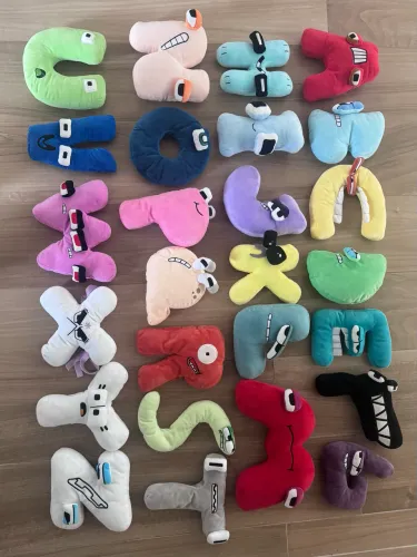 Pelúcias Alphabet lore