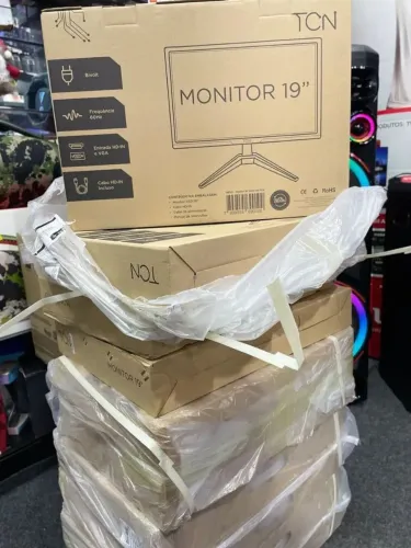 Monitor LED 19 HDMI VGA bivolt cabo incluso lacrado na caixa