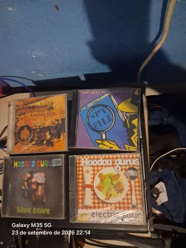 LOTE de CDs surf ? ? music post punk