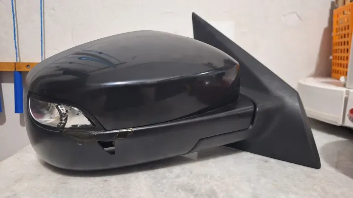 Retrovisor direito Nissan Versa 2015-2020 com pisca