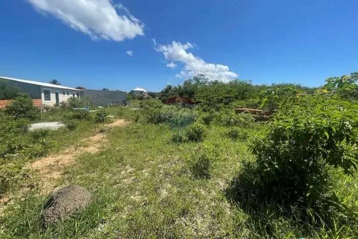 À Venda: Terreno entre Campo & Mar em São Pedro da Aldeia