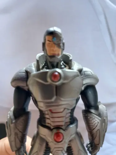 Figura do Ciborgue Liga da Justiça