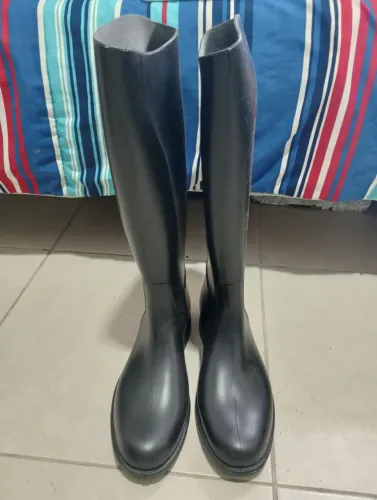 Bota de hipismo de borracha preta