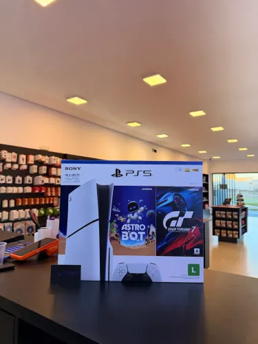 Ps5 físico + 2 jogos lacrado