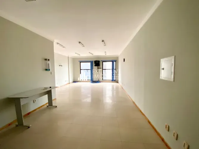 ALUGA-SE SALA COMERCIAL NO METROPOLITAN TOWER