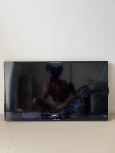 TV Multilaser 40 polegadas - Tele Led Quebrada