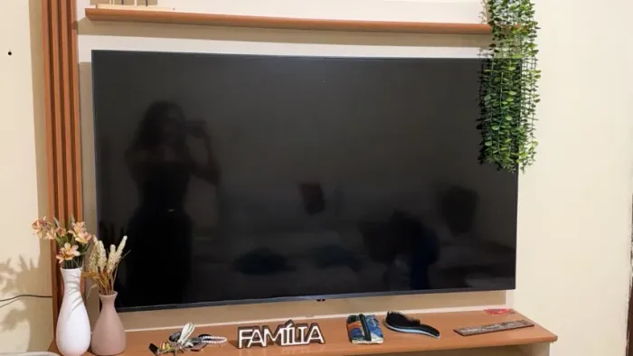 Tv, painel e triciclo infantil