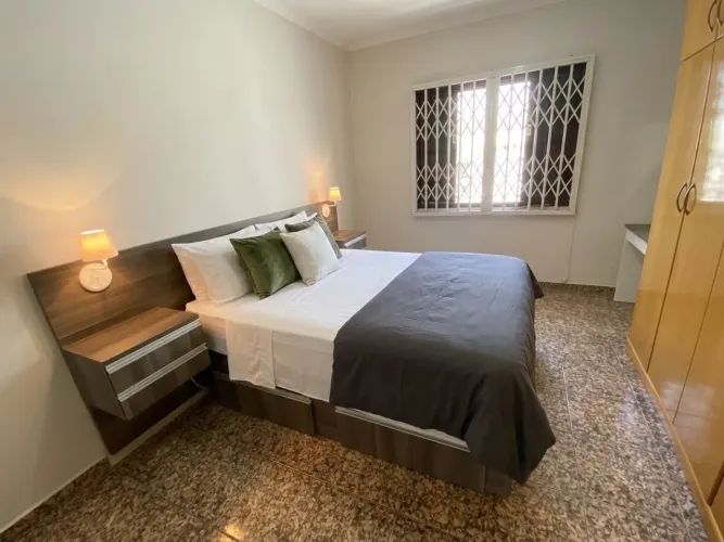 Cama casal sem o colchão