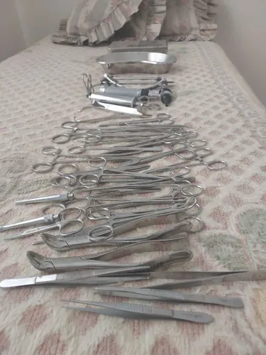 Vendo instrumentos cirúrgicos veterinário usado