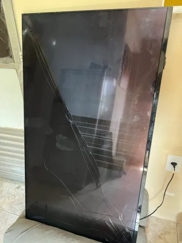 Tv Philips tela trincou