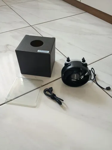Cooler AMD 1 mês de uso.