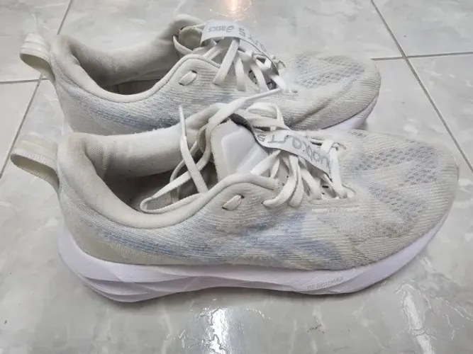 Tênis Corrida ASICS Novablast