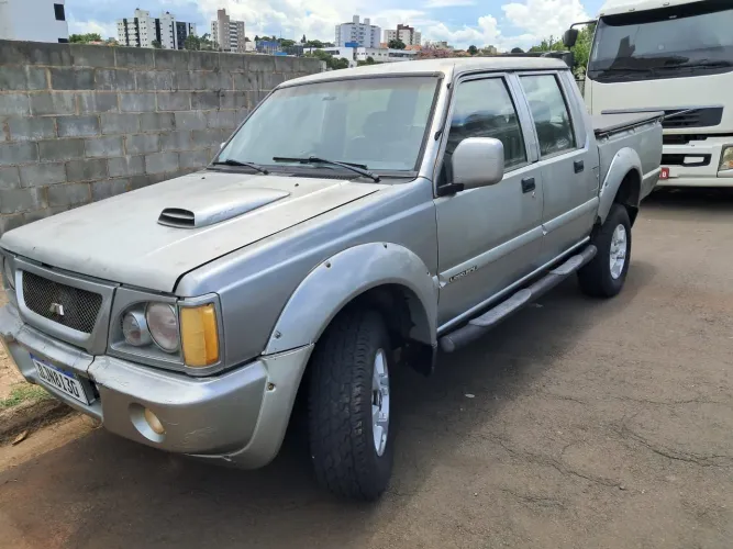Mitsubishi L200 GLS 2.5 4X4 CD Diesel 2003