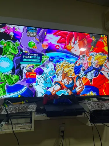 Vendo ps3 desbloqueado com 4 lojas pra instalar qualquer jogo 4 controles