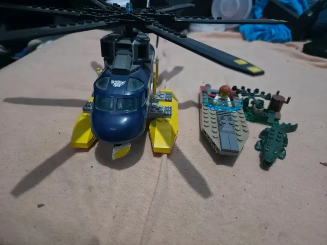Lego city perseguição de helicóptero 