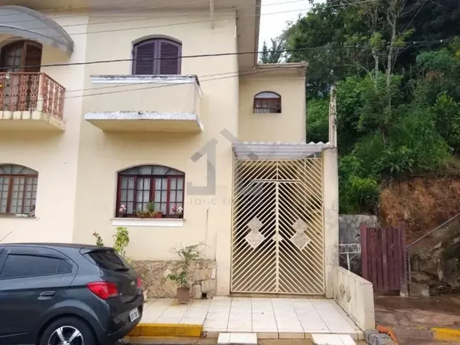 Sobrado para Venda em Mogi das Cruzes, Sabaúna, 3 dormitórios, 2 banheiros, 2 vagas