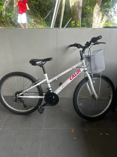 Bicicleta Caloi Feminina Aro 26 com Cestinha - Ótimo Estado!