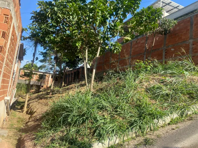 Terreno no loteamento Céu Azul - Quatis