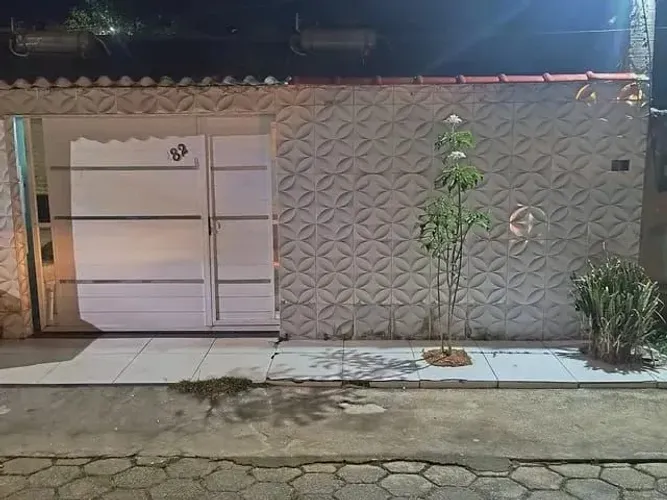 Vende-se casa - entre em contato e confira!.