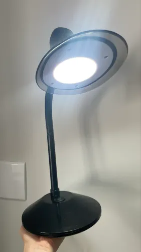 Luz de mesa ajustável preta