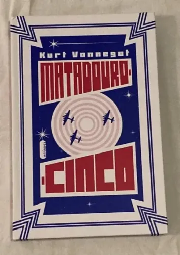 livro kurt vonnegut - matadouro cinco (grifado)