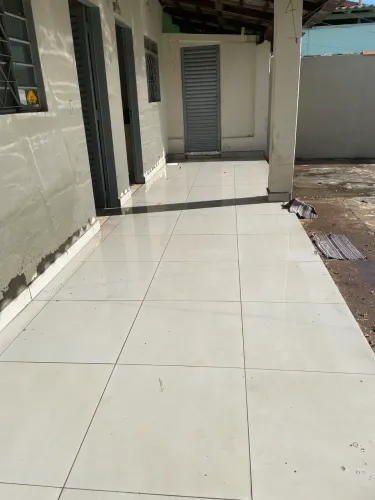Casa na viela da rua 91-A s Sul