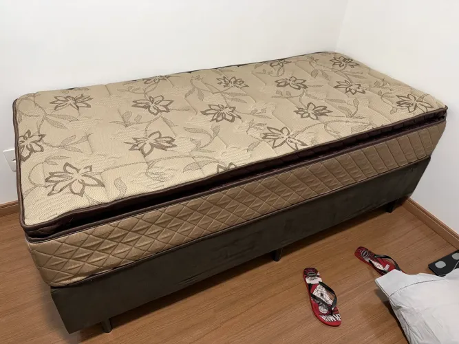 Cama box ortopedica Hellen Van Gogh solteiro (novo)