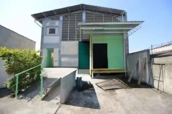 Galpão na Rua Pedro SantaLúcia, 468 855 m²