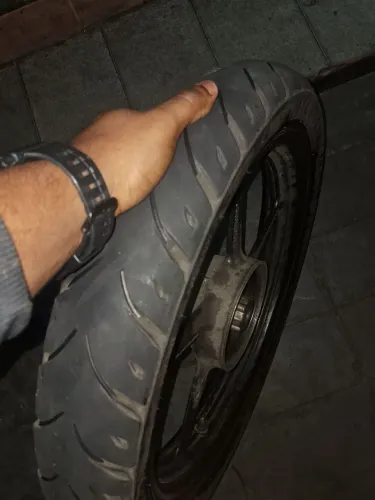 Pneu + Roda, 0 Folga no rolamento, Lona em perfeito estado, Moto Factor 150!