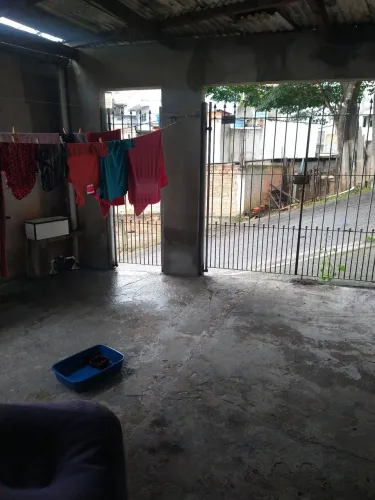 Alugo duas casas no mesmo quintal