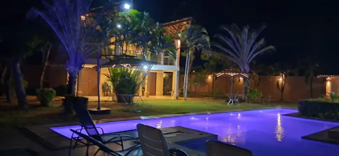 Maravilhosa casa,em estilo chalé ,loteamento parque das Fontes, a 4.7km da P. Das Fontes